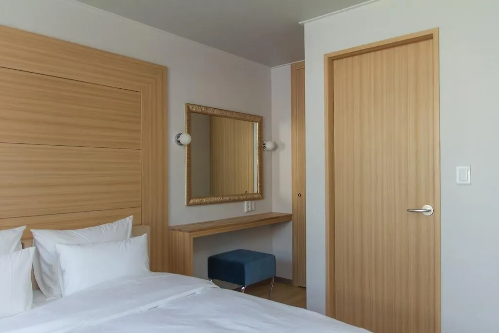 Uniqstay Busan Hostel