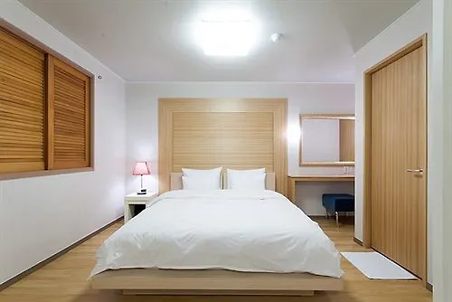 Hostel Uniqstay Busan