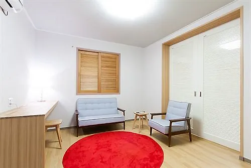 Uniqstay Busan Hostel