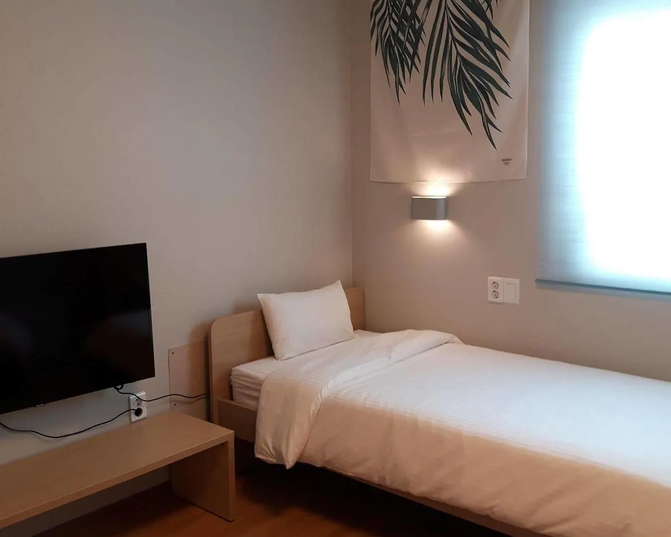 Uniqstay Busan 0*,  South Korea